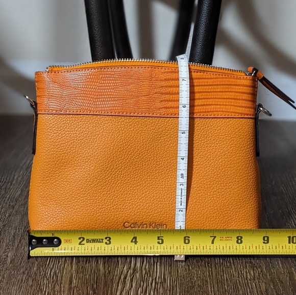 Calvin Klein Rita Crossbody - Flame Orange, NWT π¨ DISCONTINUED!π¨ - Picture 10 of 13